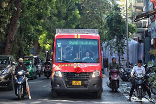 Hà Nội mở tuyến buýt city tour đi Bát Tràng