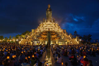 Những khoảnh khắc xúc động trong ngày đầu tiên của chuỗi hoạt động mừng mùa Vu Lan tại núi Bà Đen