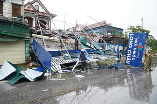 Hà Tĩnh tan hoang sau bão số 5