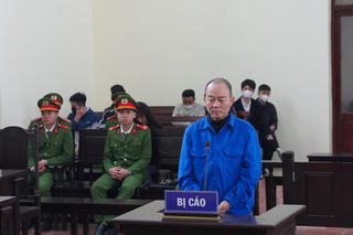 Tài xế say rượu tấn công CSGT ở Hòa Bình lĩnh 12 tháng tù