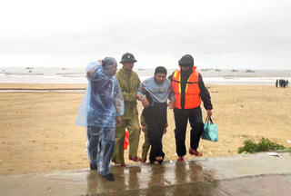 Vụ chìm tàu trên biển Hà Tĩnh: Cứu hộ thành công 11 thuyền viên