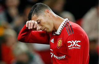Cristiano Ronaldo đưa ra tuyên bố sau khi Man Utd hủy hợp đồng