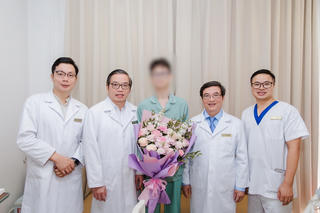 Chàng trai trẻ vượt 'cửa tử' sau ca phẫu thuật khối u xương khổng lồ cực hiếm gặp