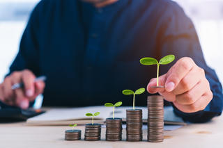 Gen Z: Bỏ thói quen tiêu dùng quá tay để đầu tư cho tương lai