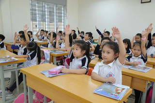 Không dùng tiền mặt để tránh lạm thu: Liệu có khả thi?