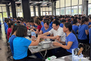 Ấm áp 'Bữa cơm Công đoàn' gắn kết công nhân lao động tại Thái Nguyên