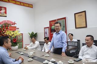 Phó Bí thư Thường trực Thành ủy TP Hồ Chí Minh đến thăm, chúc mừng báo Đại đoàn kết