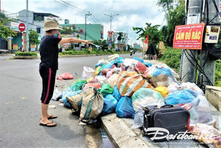 Quảng Nam: Người dân bức xúc vì rác thải ùn ứ bốc mùi hôi thối