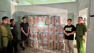 Quảng Ninh: Khởi tố 3 đối tượng buôn bán thuốc lá lậu