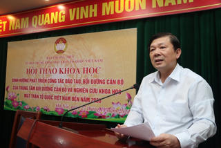 Xây dựng đội ngũ cán bộ Mặt trận có chuyên môn, nghiệp vụ