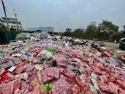 Hiểm họa từ bánh kẹo không rõ nguồn gốc