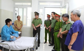 Đà Nẵng: Hai sỹ quan Công an phường bị thương khi khống chế đối tượng gây rối