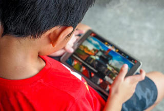 Khi học trò ‘nghiện net’