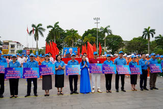 Hải Phòng: Trao tặng 1.500 suất trợ cấp nhân tháng Công nhân