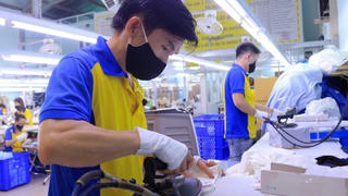 Dệt may, da giày suy giảm đơn hàng