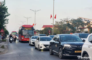 Quảng Bình: Hơn 1.000 xe ô tô ùn ứ nối dài gần 5km khi qua cầu Gianh