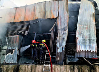 Cơ sở sản xuất gây ô nhiễm trong khu dân cư TP HCM: Nan giải việc di dời