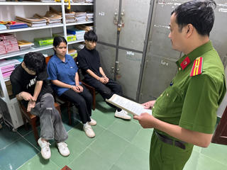 Di lý 3 đối tượng bị bắt ở Quảng Bình về Quảng Ngãi để điều tra vụ giết người