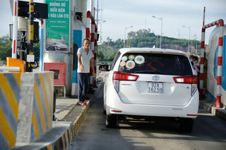 Cao tốc Đà Nẵng - Quảng Ngãi ngày đầu thu phí không dừng, lỗi chủ yếu không tiền trong tài khoản trực tuyến