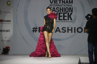 'Nín thở' trước thần thái siêu sang của dàn mẫu tham dự VIFW 2022