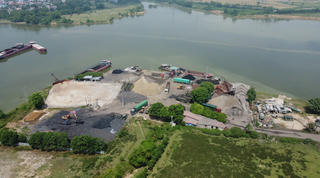 Bến cảng không phép lấn sông: Hơn 4 năm đề nghị xử lý không thành