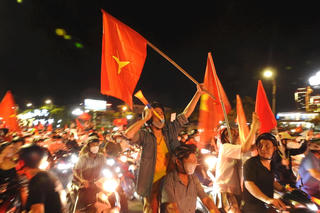 Đà Nẵng: Người dân ăn mừng chiến thắng của đội tuyển Việt Nam