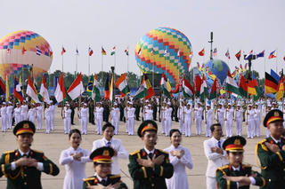 Hơn 2.000 người tham gia biểu diễn khai mạc Triển lãm Quốc phòng quốc tế Việt Nam 2024