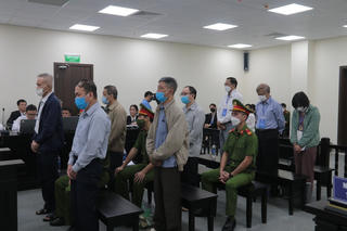 Xét xử sơ thẩm cựu thứ trưởng bộ y tế Cao Minh Quang trong vụ thiếu trách nhiệm gây thất thoát hơn 3,8 triệu usd - Đề nghị nhiều án treo