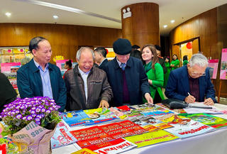 Quảng Ninh: Khai mạc Hội sách, báo Xuân Giáp Thìn