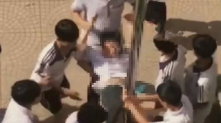 Hà Nội: Nam sinh lớp 8 bị bạn bạo hành vùng kín