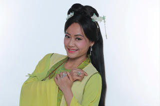 Nghệ sĩ Hồng Ánh: Tết để tận hưởng bình yên bên gia đình