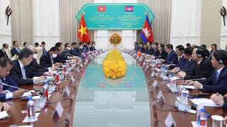 Thủ tướng Chính phủ Phạm Minh Chính hội đàm với Thủ tướng Samdech Techo Hun Sen