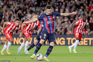 Thắng Almeria 2-0, Barcelona tạm dẫn đầu La Liga