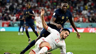 Vì sao trọng tài tước bàn thắng cuối cùng của đội tuyển Pháp?