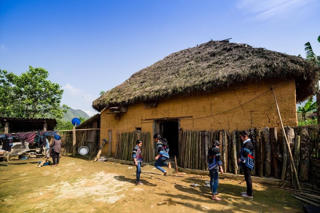 Sống chậm nơi biên thùy