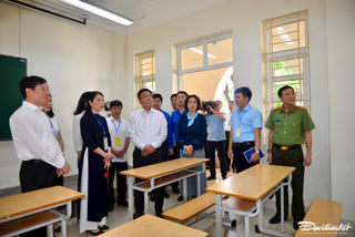 Phó Thủ tướng Lê Thành Long kiểm tra công tác chuẩn bị thi tốt nghiệp THPT tại Quảng Ninh