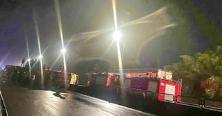 Phú Yên: Lật xe khách khiến 3 người tử vong tại chỗ, nhiều người bị thương