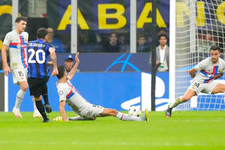 Inter Milan đánh bại 1-0 Barcelona