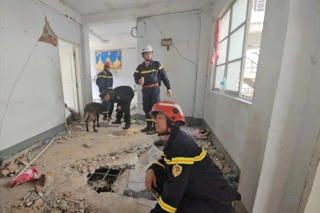 Đoàn cứu nạn Bộ Công an Việt Nam san sẻ khó khăn với người dân Myanmar