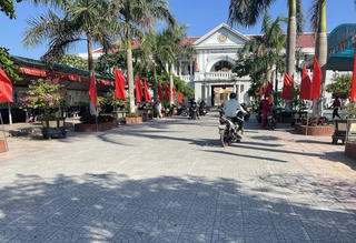 Quảng Bình: Thu sai quy định, nhà trường gọi phụ huynh đến trả tiền