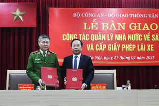 Bộ Công an tiếp nhận bàn giao nhiệm vụ sát hạch, cấp giấy phép lái xe