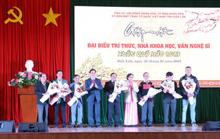 Đắk Lắk: Gặp mặt trí thức, nhà khoa học, văn nghệ sĩ nhân dịp Xuân Quý Mão 2023