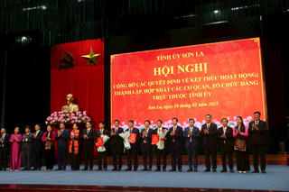 Sơn La: Công bố các quyết định trong thực hiện Nghị quyết 18