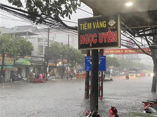 Nhiều khu vực có mưa dông, đề phòng lốc sét, mưa đá