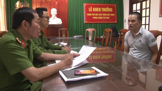 Tạm giữ 2 đối tượng tàng trữ hàng trăm viên ma tuý trái phép