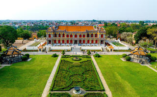 Chiêm ngưỡng cung điện trăm tỷ mở cửa đón khách dịp Tết