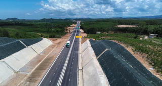 Quang cảnh cao tốc Vạn Ninh - Cam Lộ trước ngày khánh thành