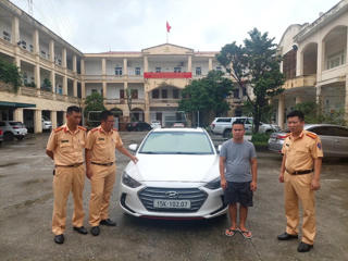 Hải Phòng: Khởi tố lái xe ô tô con đánh võng trước xe đầu kéo