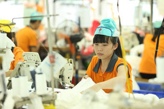 Chặn đà xuất khẩu lao dốc