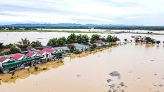 Hà Tĩnh: Lũ từ sông Cả gây ngập trên sông La, hàng trăm hộ dân bị cô lập